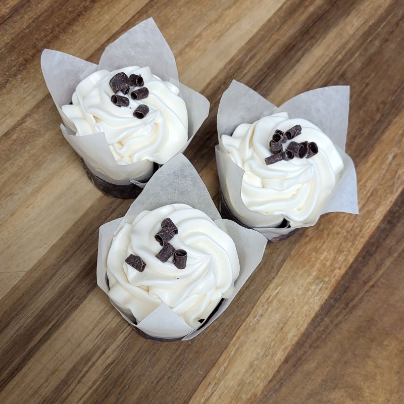 Graduation Cupcakes Chocolate with Vanilla Buttercream