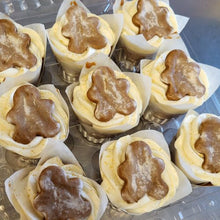 Load image into Gallery viewer, Gingerbread Spice Cupcakes
